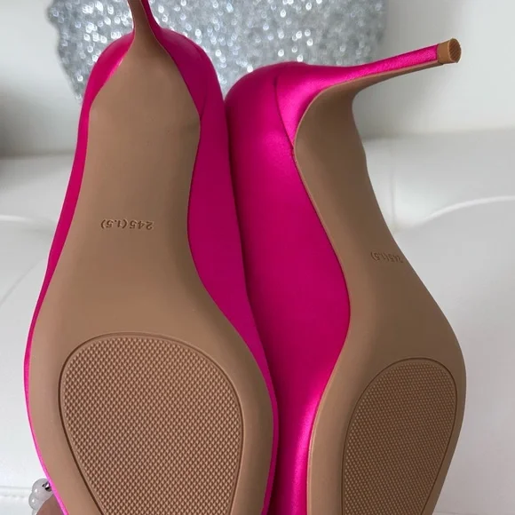 NWOT 💖 Pink Satin Heels with crystal - Picture 8 of 17